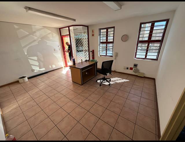 395M² WAREHOUSE TO LET IN KILLARNEY GARDENS